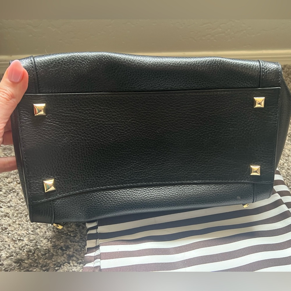 Black leather Henri Bendel bag good condition - Picture 7 of 11